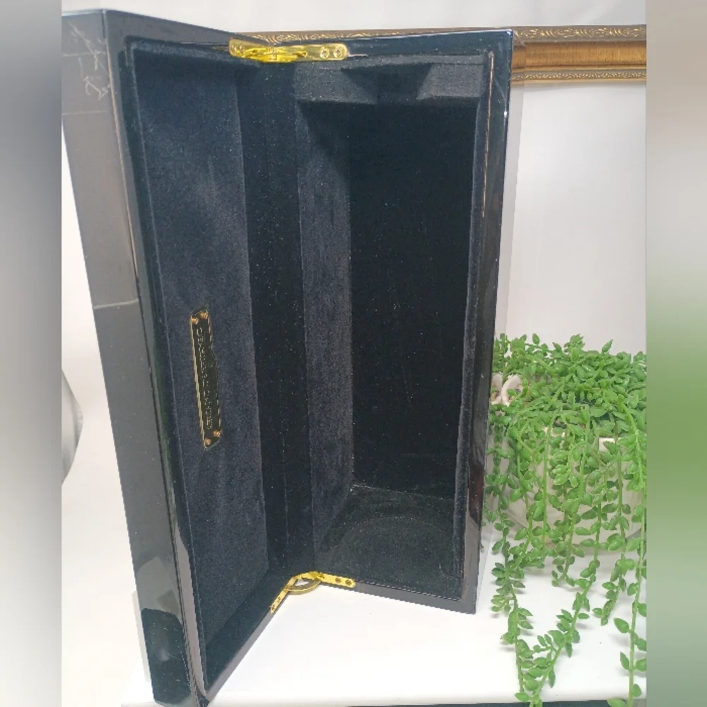 Black Gloss Ace Of Spade Decorative Box with Gold Ace Of Spade Emblem